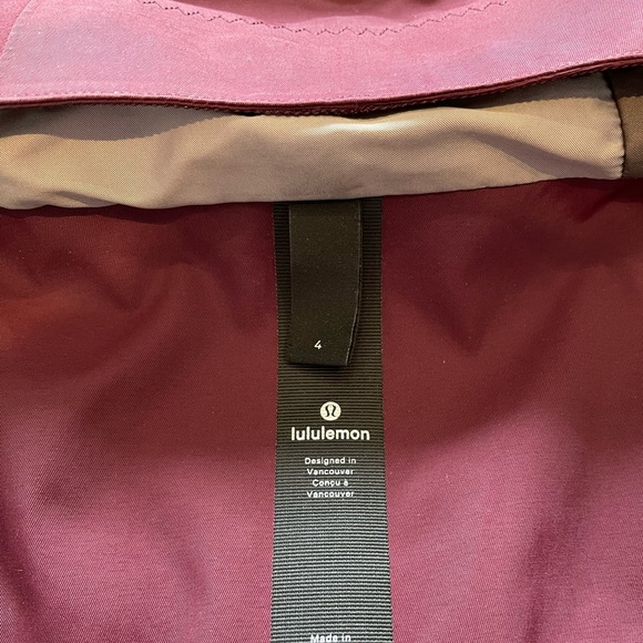 Rare LULULEMON Savasana Waterproof Jacket II in Bordeaux, Size 4 - Picture 8 of 10